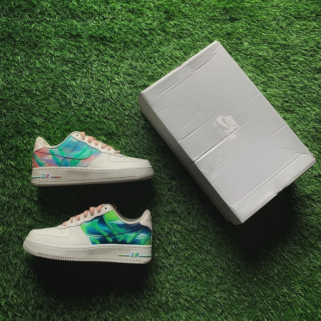 Nike Air Force 1 x Northern Lights Galaxy