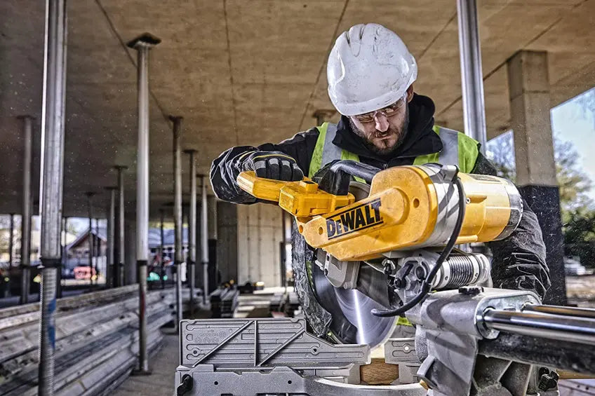 DEWALT DWS780 12-Zoll-Gehrungssäge mit doppelter Abschrägung für Verbundwerkstoffe (DWS780), Schwarz